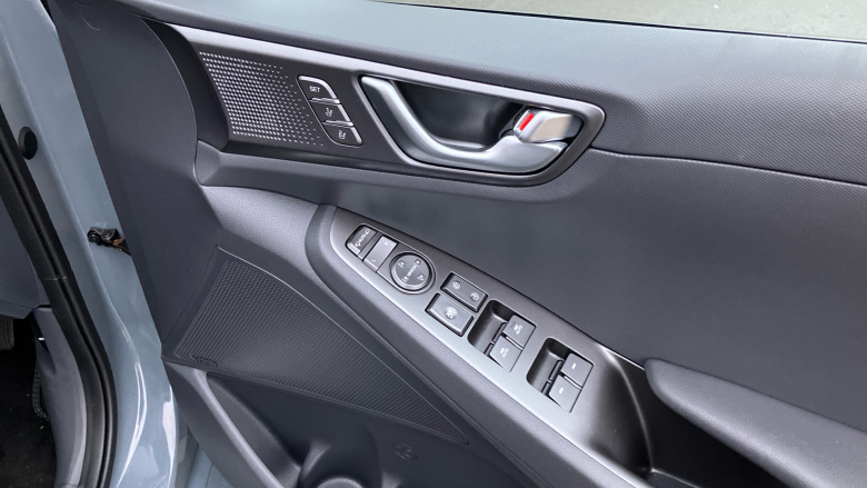 Hyundai IONIQ 1.6 GDi Hybrid Premium SE 5dr DCT Hybrid Hatchback